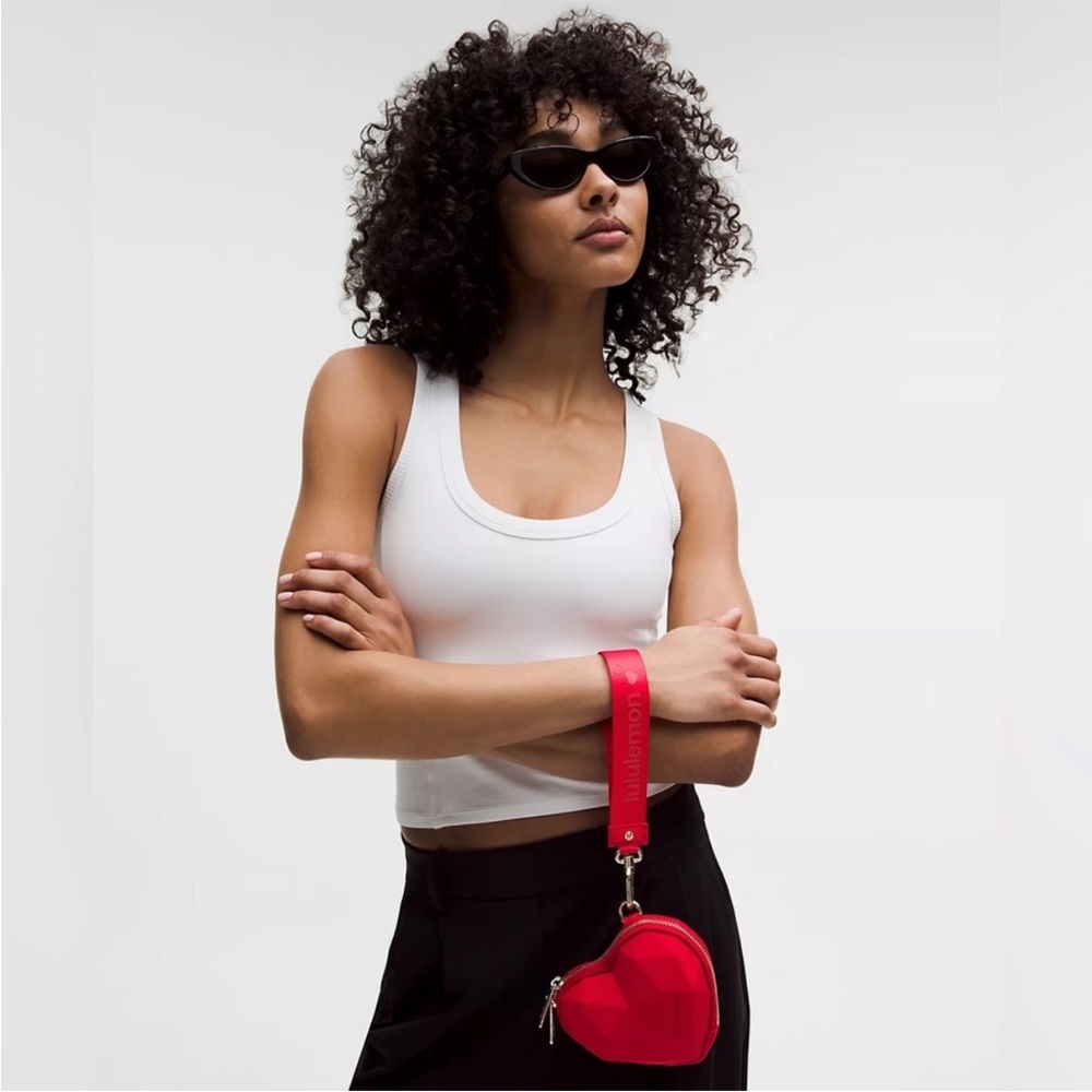 NWT Lululemon Heart Wristlet Bag Oxford Red - Picture 4 of 10